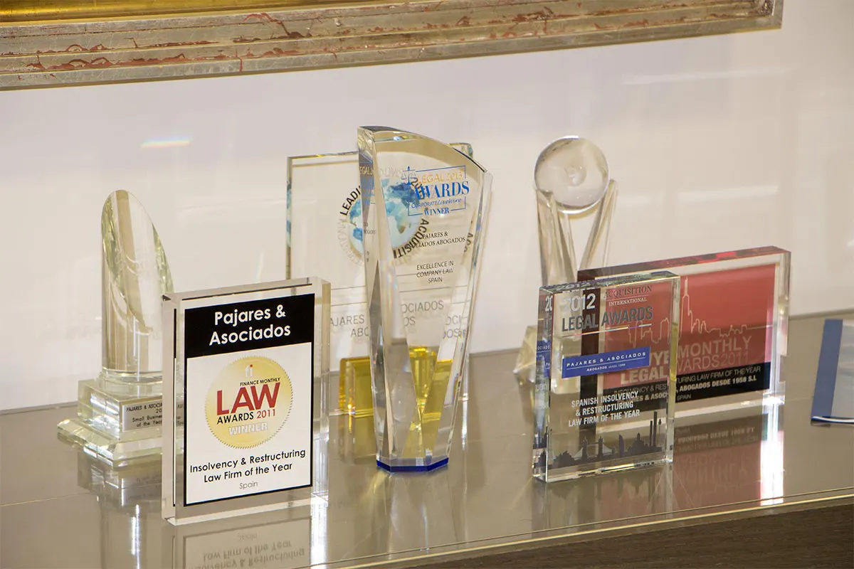 Premios de abogacía concedidos al despacho Pajares y Asociados Abogados