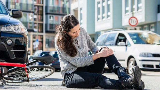 18,000 euros in compensation for tripping over a sidewalk tile